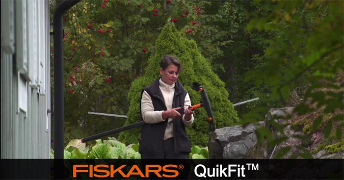 Fiskars-QuikFit-Gutter-Cleaner-135542.jpg
